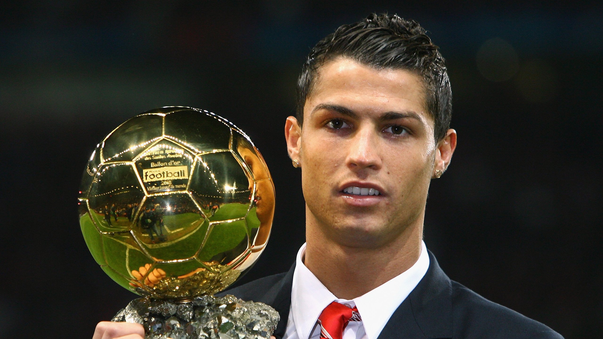 姆巴佩终场绝杀定乾坤，乌拉圭决胜局力克巴拉圭晋级